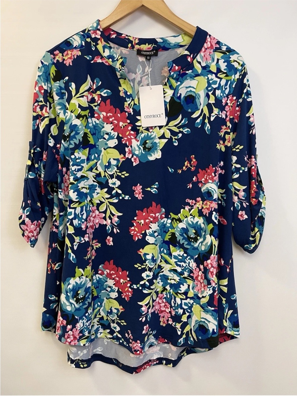 Othyroce Blouse Woman’s 1X Blue Floral Roll Up Sleeve Pleated Back Colorful Work - Picture 4 of 11